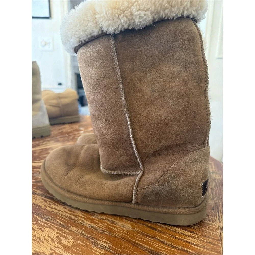 UGG Classic Chestnut Boot Suede Upper F8008c 100% Authentic Size 7